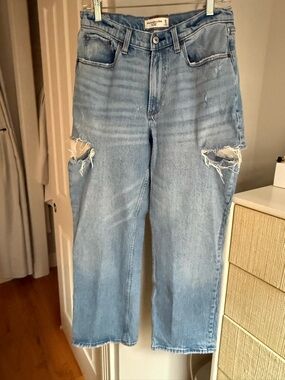 Abercrombie & Fitch Curve Love Mid Rise Baggy Jeans, Med. Destroy, Sz. 28 Short